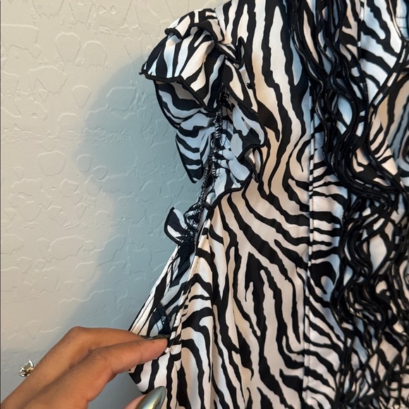 Y2K Zebra Print Ruffle Blouse Short Sleeve M - Picture 3 of 4